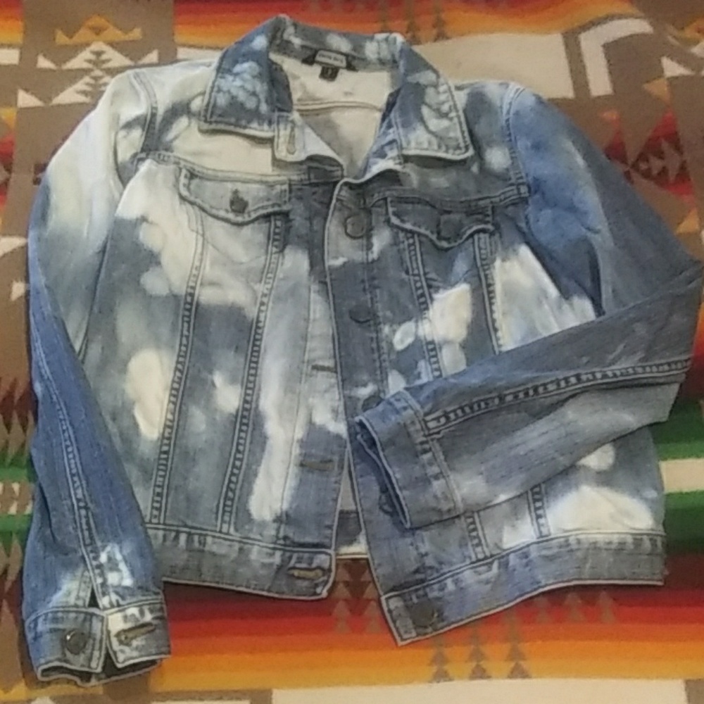 Vintage bleached out denium jacket